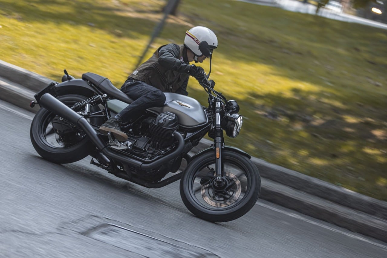 Moto Guzzi V7 Centenario e Triumph Street Twin: questione di PEDIGREE